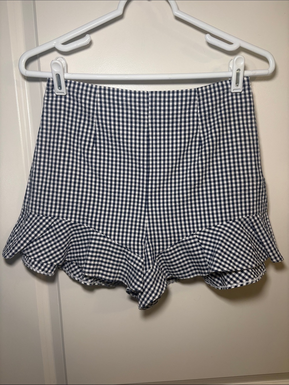 Zara Women’s Navy and White Gingham High-Waist Ruffle Shorts Size Small